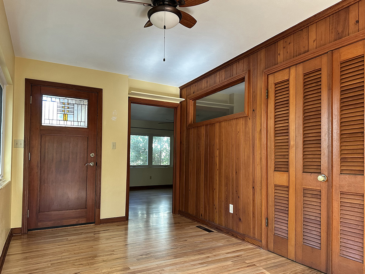 Photo of Foyer looking at front door
