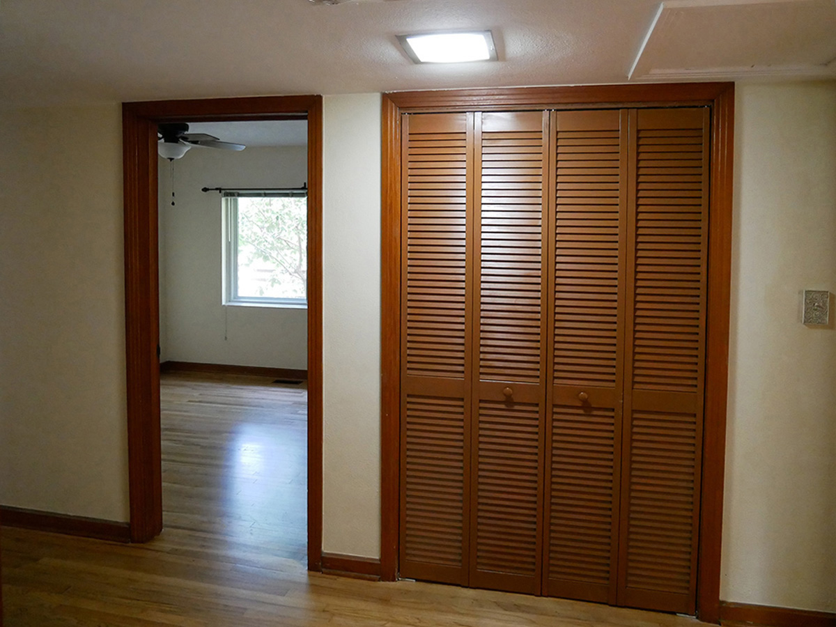 Photo of hall closet next to guest bedroom
